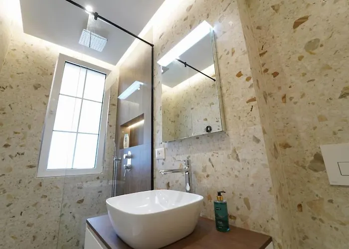 2 Steps From Center 3 1 Тирана